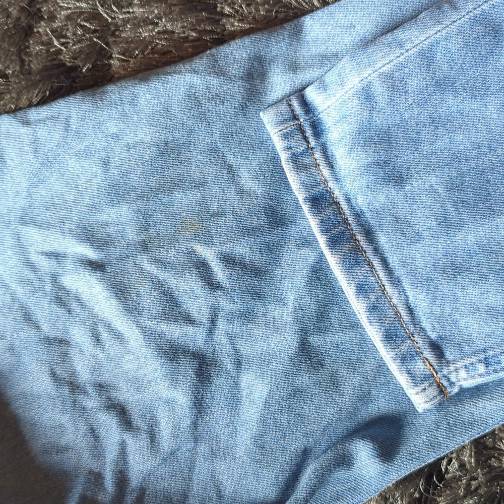 Everlane Original Cheeky Jean in Stone-washed Sky - Picture 16 of 16
